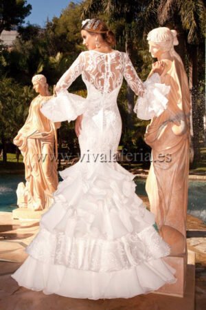 Flamenco-Hochzeitskleid mit Rüschen an Schleppe und Ärmeln
