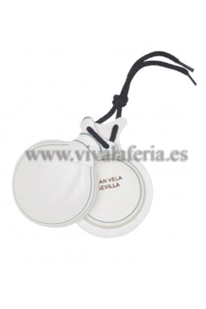 Flamenco castanets in white with green veining