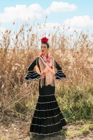 Vestido de flamenca negro modelo Mauri Colección Errepé