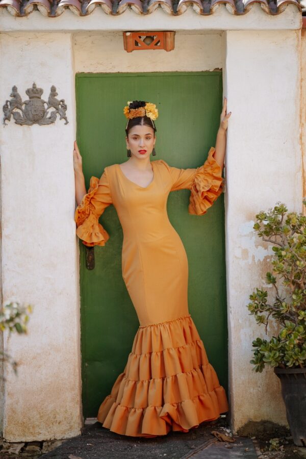 traje de flamenca canastero barato modelo ca a color liso - Vestido de flamenca canastero confeccionado en tejido de strech en color albero, tienes opción de elegir entre muchos colores.