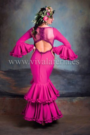 Vestido de gitana canastero rosa con espalda en pico Carmina de Creaciones Maricruz