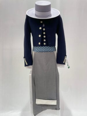 Traje corto modelo Jerez Menorca color azulón y calzona campera